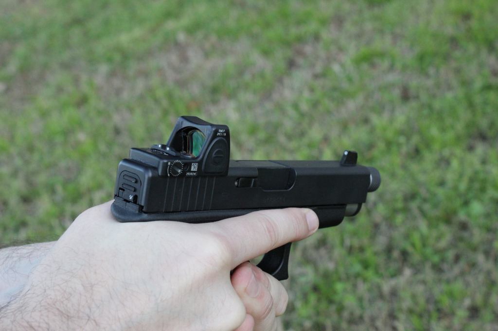 How Red Dot Sights Improve Accuracy for Aging&nbsp;Eyes